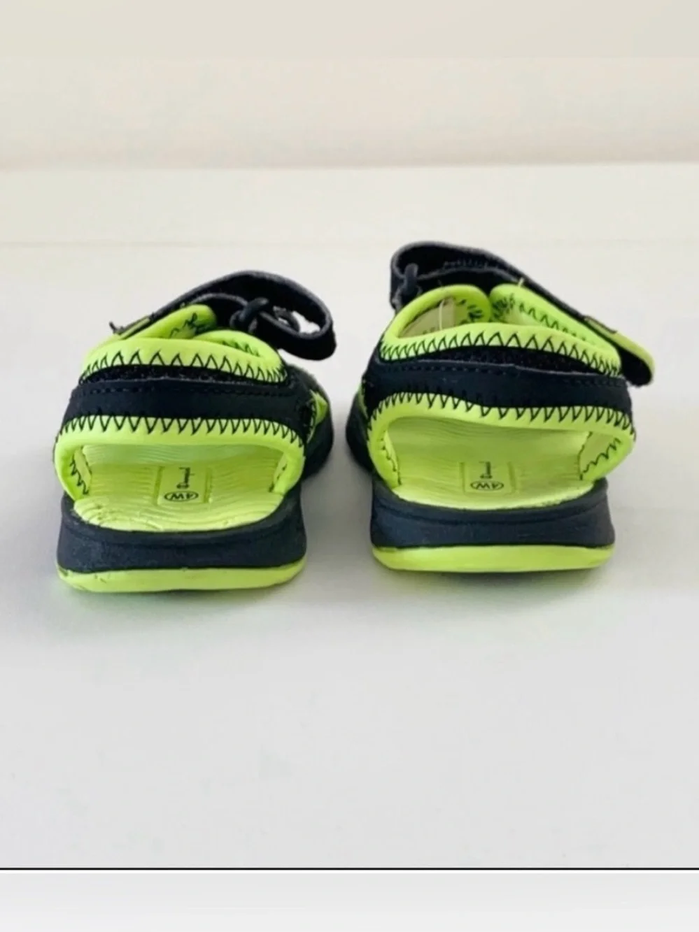 ▪️Champion Infant Strap Sandals & Havaianas Sandals Bundle ~ 4 & 5